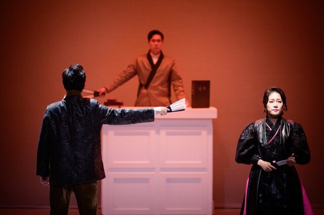 ▲ '흥보 마누라 이혼소송 사건' 공연 장면.ⓒ원명재