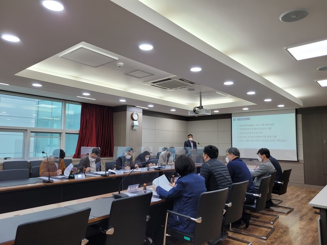 ▲ (재)경북테크노파크(원장 하인성)는 지난 23일 산업재해 예방과 안전한 근무환경 조성을 위해 2023년 1분기 정기 산업안전보건위원회를 개최했다.ⓒ경북테크노파크