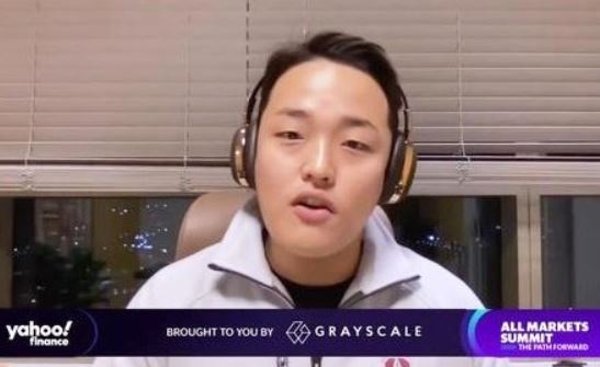 ▲ 권도형 테라폼랩스 대표가 해외도피 1년 만에 붙잡였다. ⓒ야후 파이낸스 캡쳐