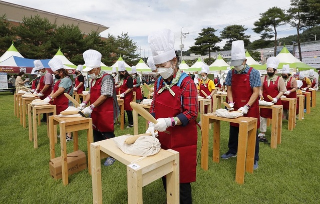 ▲ 괴산고추축제 중 속풀이 고추난타.ⓒ괴산군