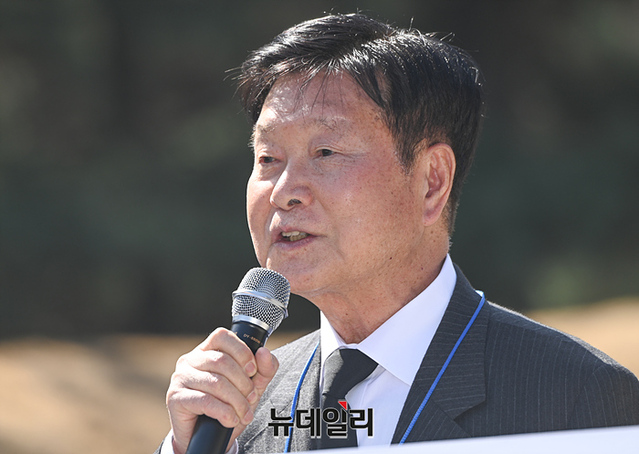 ▲ 행사에 참석해 기념사 중인 한화갑 전 의원. ⓒ서성진 기자