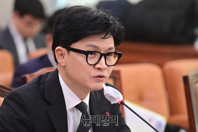 ▲ 한동훈 법무부 장관이 27일 오전 국회에서 열린 법제사법위원회 전체회의에 출석해 의원들의 질문에 답하고 있다.ⓒ이종현 기자