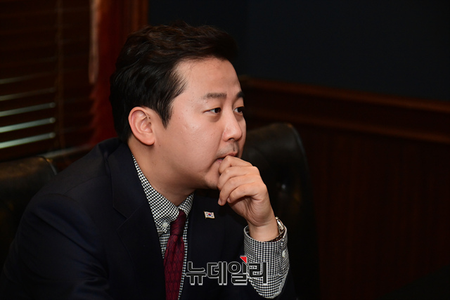 ▲ 장예찬 국민의힘 청년최고위원이 지난 27일 여의도 한 카페에서 뉴데일리와 인터뷰하고 있다.ⓒ이종현 기자