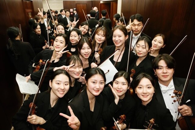 '제27회 베토벤 이스터 페스티벌' 개막 공연에 참여한 크누아심포니오케스트라 연주자들.ⓒ한국예술종합학교