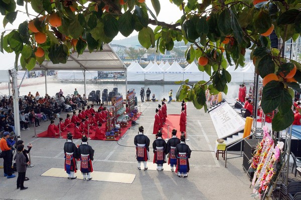 ▲ 충북 영동군 난계국악축제 중 종묘제례 재연 행사.ⓒ영동군