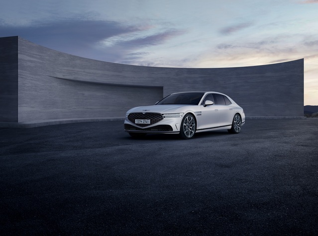 ▲ 지난 24일 출시된 제네시스 '2023 G90' 모습. ⓒ현대차그룹