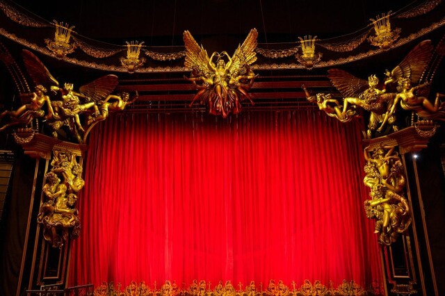 ▲ 뮤지컬 '오페라의 유령' 부산 한국어 초연 무대.ⓒ에스앤코