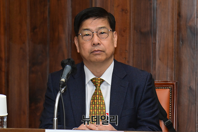 ▲ 양준모 연세대 경제학과 교수가 이날 '국민연금 개혁의 쟁점과 과제' 세미나에서 발언을 이어가고 있다.ⓒ이종현 기자