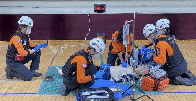 ▲ 충남소방본보 대원들이 지난달 29~31일 치러진 제36회 전국소방본부기술연대회(구급분야) 충남대표 선발전.ⓒ충남소방본부