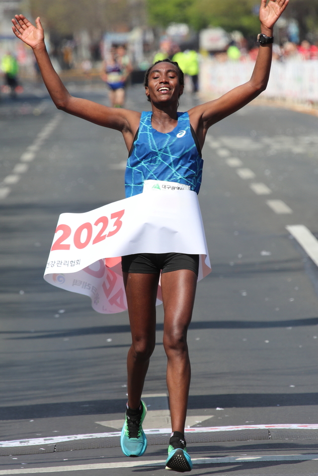 ▲ 여자 1위 에티오피아 아얀투 아브레 디미세 선수.ⓒ대구시