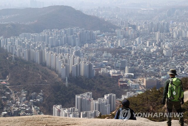 ▲ 북한산에서 바라본 서울 아파트단지. ⓒ연합뉴스