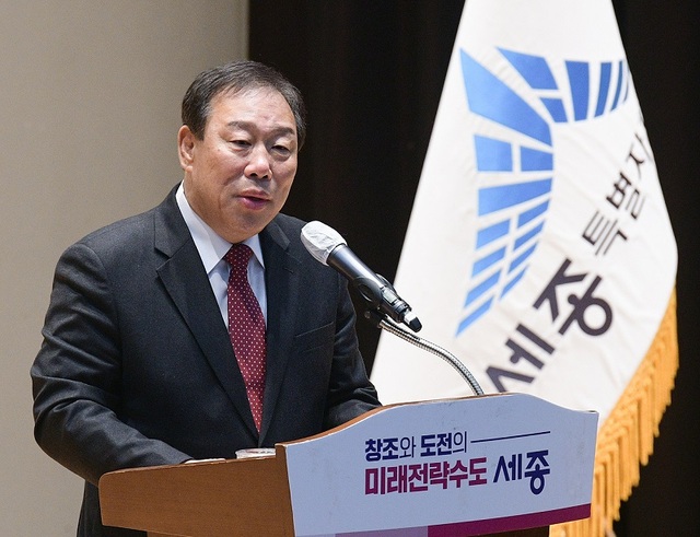 ▲ 최민호 세종시장이 3일 시청 여민실에서 열린 ‘4월 직원소통의 날에서 모두 발언을 하고 있다.ⓒ세종시