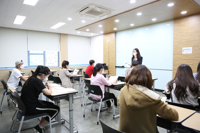▲ 영남이공대학교(총장 이재용)는 대구시 남구와 함께 우수한 외국인 인재 유치 및 정착을 위한 외국인 특성화 프로그램을 운영한다.ⓒ영남이공대
