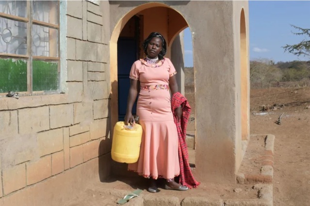 ▲ Just a Drop의 'The Walk the the Well' 캠페인. ⓒVCCP 런던