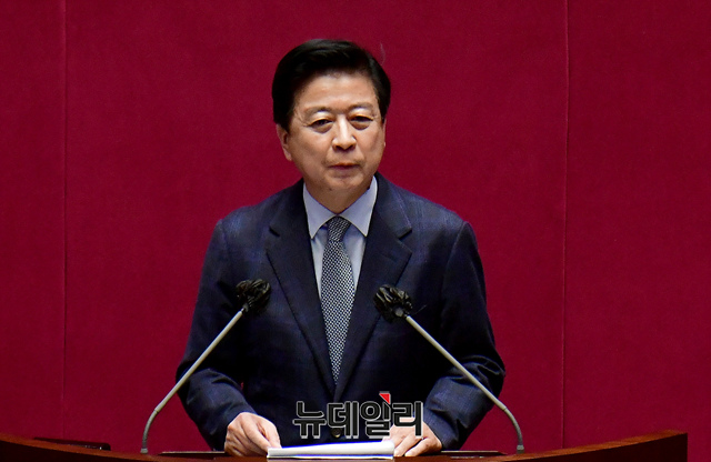 ▲ 뇌물수수·정치자금법 위반 혐의를 받고 있는 노웅래 더불어민주당 의원이 2022년 12월28일 오후 국회에서 열린 본회의에서 본인의 체포동의안에 투표에 앞서 신상발언을 하고 있다.ⓒ이종현 기자