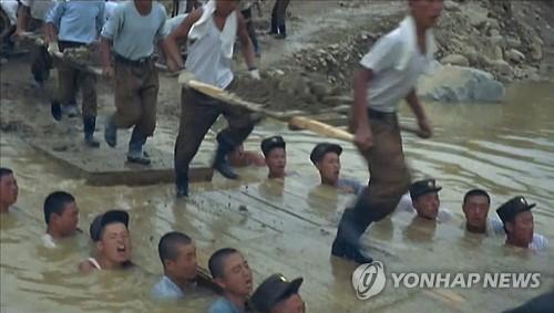 ▲ 북한 조선중앙TV에서 방영한 '인민군대를 인민의 행복의 창조자로 이끌어 주시여'라는 제목의 기록영화. ⓒ연합뉴스