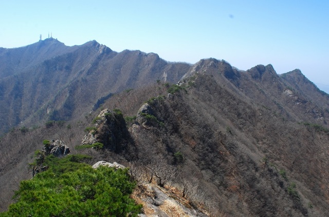 ▲ 계룡산 천황봉으로 이어지는 능선.ⓒ진경수 山 애호가