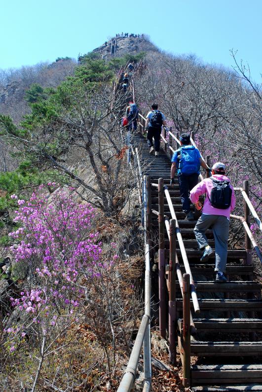 ▲ 관음봉을 오르는 계단.ⓒ진경수 山 애호가