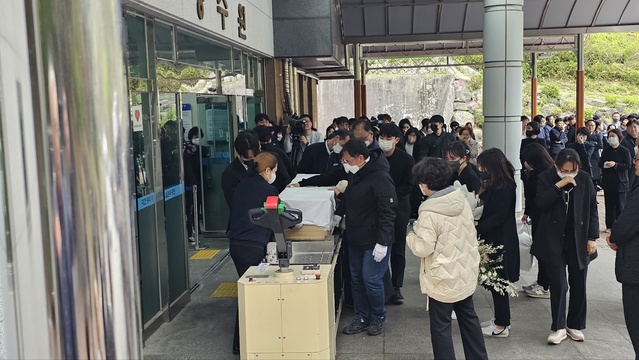 ▲ 지난 8일 음주차량 사고로 목슴을 잃은 배 모 양의 장례식이 11일 대전 정수원에서 치러졌다.ⓒ송영훈 객원기자