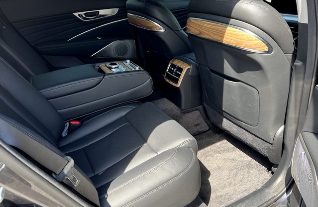 ▲ 뒷좌석에 탑승했을 때 여유로운 공간감을 경험할 수 있었다. ⓒ김재홍 기자