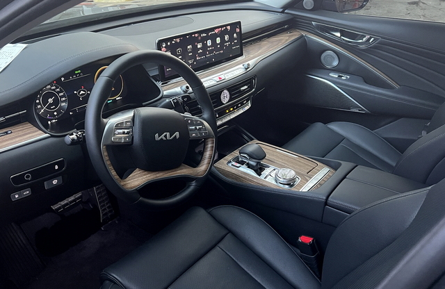 ▲ 우드 느낌은 인테리어의 고급감을 높였다. ⓒ김재홍 기자