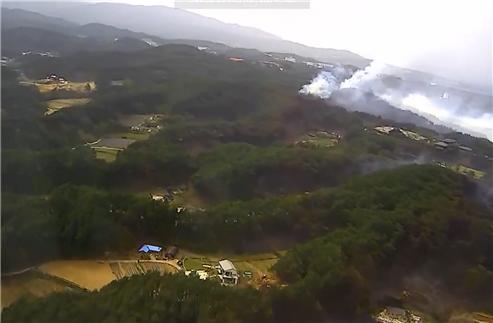 ▲ 산불 진화 모습(산림청 헬기 투입).ⓒ산림청