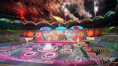 ▲ 북한의 집단 체조 공연 '아리랑'이 평양 5.1경기장에서 화려하게 펼쳐지고 있다. ⓒ연합뉴스