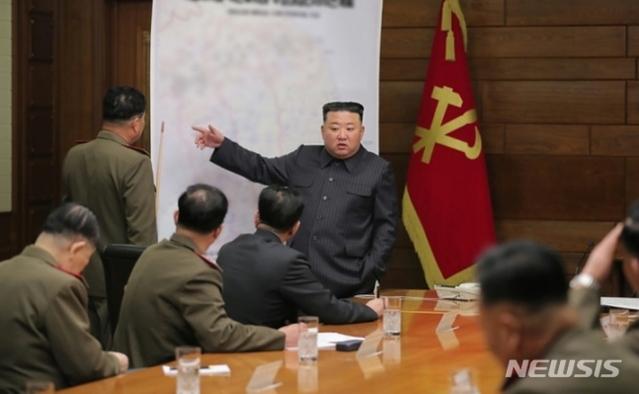 ▲ 김정은 북한 국무위원장이 10일 조선로동당 중앙군사위원회 제8기 제6차 확대회의를 주재했다고 노동신문이 11일 보도했다. (사진=노동신문 캡처) ⓒ뉴시스