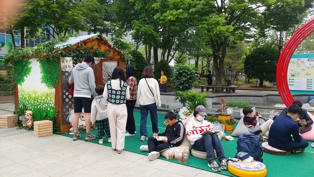 ▲ 대구시교육청 소속 9개 공공도서관은 15일 오전 10시부터 대구서부도서관 및 평리공원에서 ‘대구교육청 공공도서관 연합축제’를 개최했다.ⓒ대구시교육청