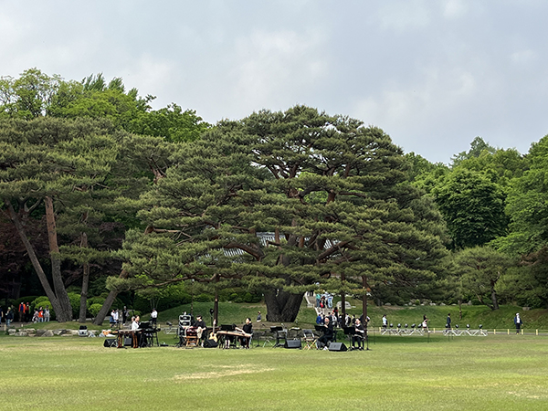 ▲ 지난해  5월 녹지원에서 펼쳐진 퓨전 국악 공연.ⓒ청와대이전TF