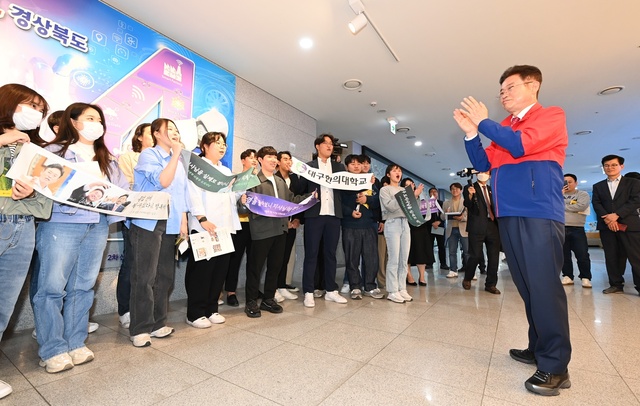 ▲ 이철우 경북도지사는 “오늘 참석한 청년창업가들의 경험을 나누는 이 자리가 지역 예비 창업자들에게 성공의 밑거름이 될 것이라 확신한다”고 말했다.ⓒ경북도