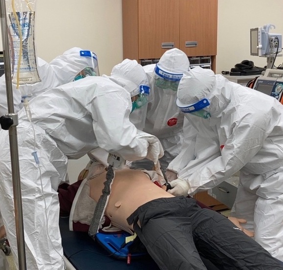 ▲ 정원 자율화 적용 전 모 대학서 진행되고 있는 응급구조사 실습현장. ⓒ전국응급구조학과 교수협의회