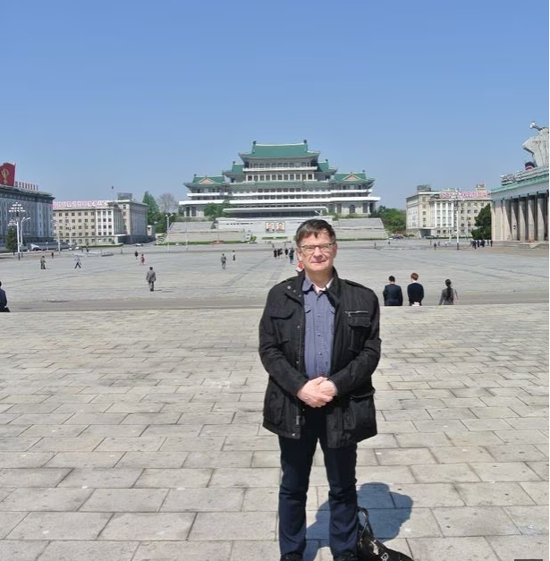 ▲ 2018년 5월 평양 시내에서 기념촬영한 란코프 교수의 모습. ⓒ사진제공=안드레이 란코프