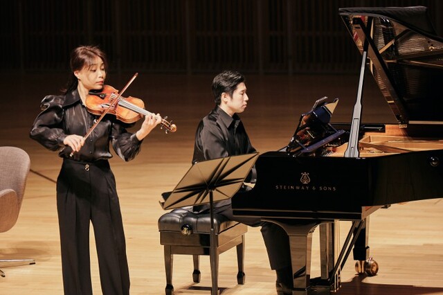 ▲ 롯데콘서트홀 '인 하우스 아티스트'로 선정된 피아니스트 이진상과 바이올리니스트 윤소영.ⓒ롯데문화재단