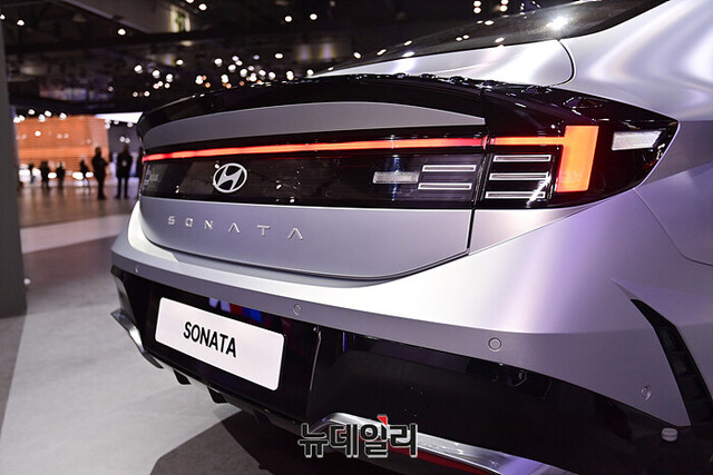 ▲ 최근 서울모빌리티쇼에서 공개된 '쏘나타 디 엣지' ⓒ뉴데일리DB