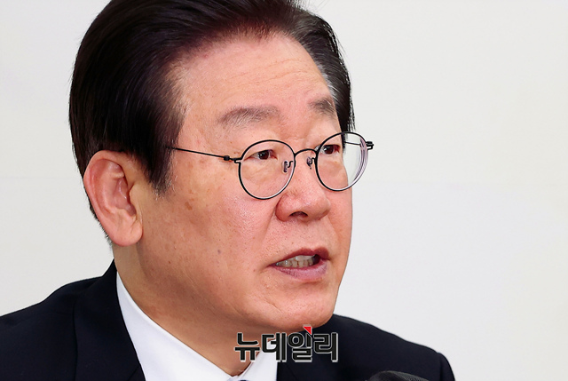 ▲ 이재명 더불어민주당 대표가 19일 오전 국회에서 열린 최고위원회의에서 모두발언을 하고 있다. ⓒ이종현 기자