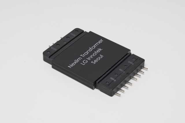 ▲ LG이노텍이 세계 최초로 상용화한 자성부품 '넥슬림'. ⓒLG이노텍