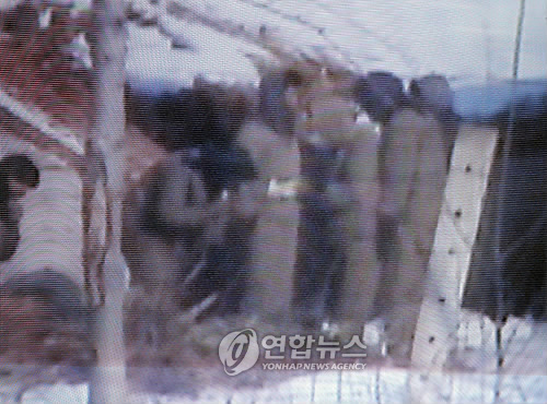 ▲ 지난 2004년 일본 후지 TV가 공개한 북한 내 정치범수용소. 함경남도 요덕군 요덕수용소에 수감된 부녀자들의 모습. ⓒ연합뉴스