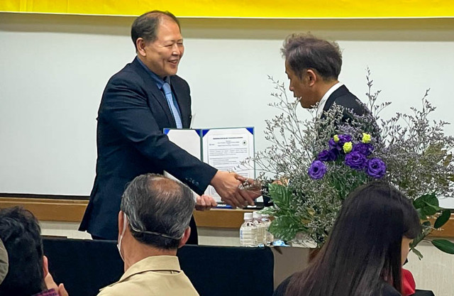 ▲ 대구사이버대학교(총장 이근용)는 지난 20일 일본 후쿠오카시립중앙시민센터에서 가야한국어학교와 상호교류 및 협력 협약식을 가졌다.ⓒ대구사이버대