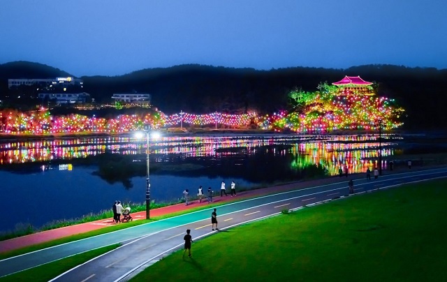 ▲ 2022 형산강 연등문화축제 전경.ⓒ경주시