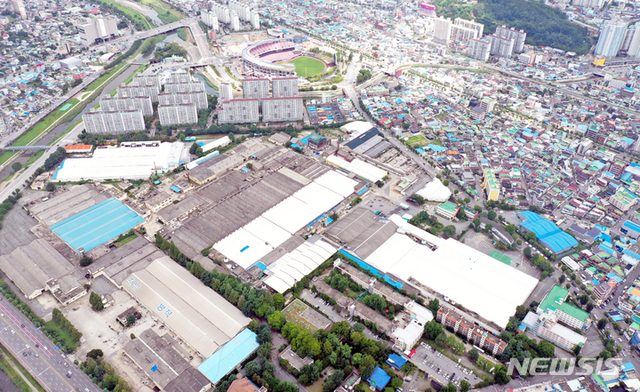 ▲ 지난해 현대백화점그룹이 광주에 추진 계획 중이었던 대규모 미래형 문화복합몰 '더현대 광주(가칭)'부지. 당시 지역 시민사회단체는 