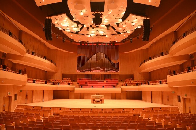 ▲ 대형 파이프 오르간이 설치된 부천아트센터 내부 전경.ⓒ부천아트센터