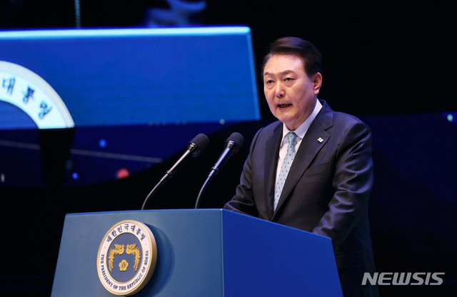 ▲ 윤석열 대통령이 12일 오전 서울 강남구 코엑스에서 열린 제58회 발명의 날 기념식에서 축사하고 있다.ⓒ뉴시스