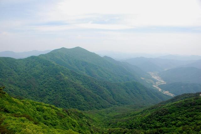 ▲ 곰틀봉을 오르면서 바라본 시루봉.ⓒ진경수 山 애호가