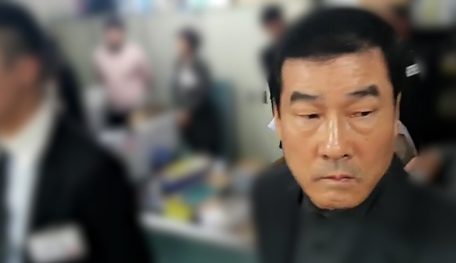 ▲ 광주 동구 학동 재개발 정비사업 4구역 건물 붕괴 참사를 초래한 계약 비위 중심에 선 브로커 문흥식(63)씨가 2022년 9월 28일 
 징역형을 선고받았다. ⓒ뉴시스