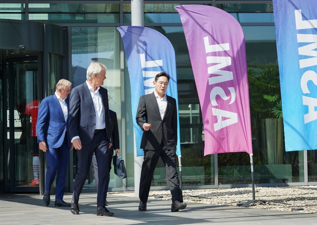 ▲ 네덜란드 ASML 본사를 방문한 이재용 삼성전자 회장 모습 ⓒ삼성전자
