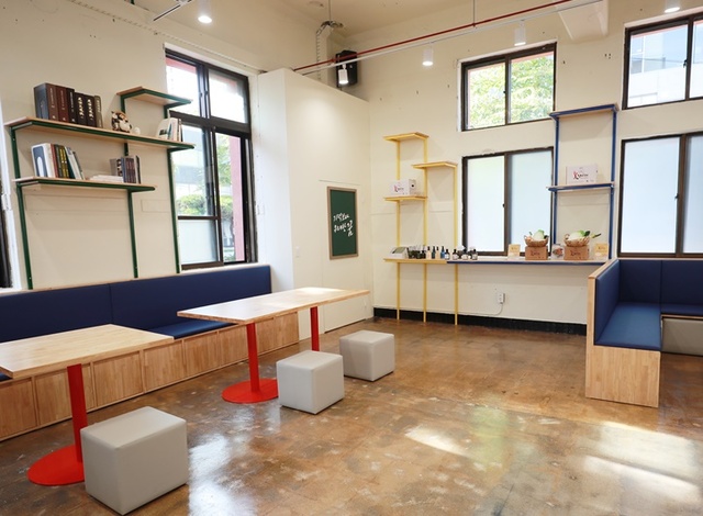 ▲ 충북도청 내에 새로 개장한 충북 산업장려관.ⓒ충북도