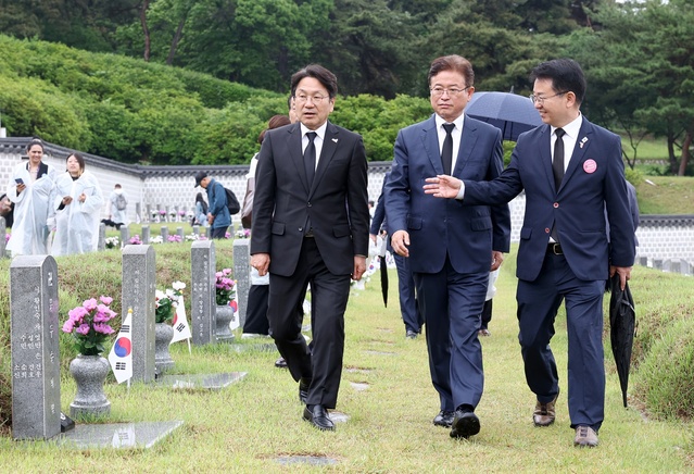 ▲ 이철우 경북도지사는 18일 오전 10시 광주시 북구 국립 5.18민주묘지에서 열리는 ‘제43주년 5‧18민주화운동 기념식’에 참석했다.ⓒ경북도