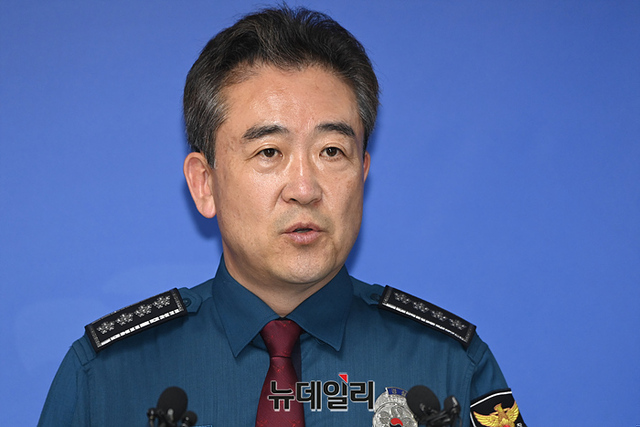▲ 윤희근 경찰청장이 18일 경찰청 기자실에서 건설노조 불법집회에 대한 입장을 밝히고 있다. ⓒ서성진 기자