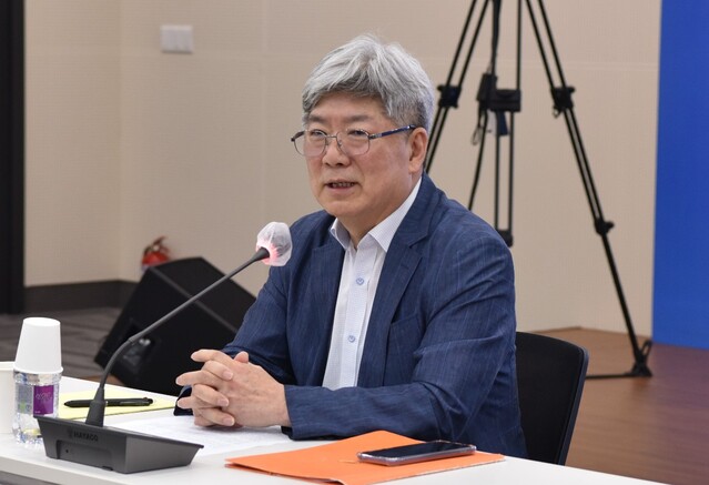 ▲ 전진호 광운대 국제학부 교수가 19일 경기도 성남 세종연구소에서 '한미 원자력협정과 미일 원자력협정 비교 및 시사점'을 주제로 열린 특별정세토론회에 발제자로 나섰다. ⓒ세종연구소 제공